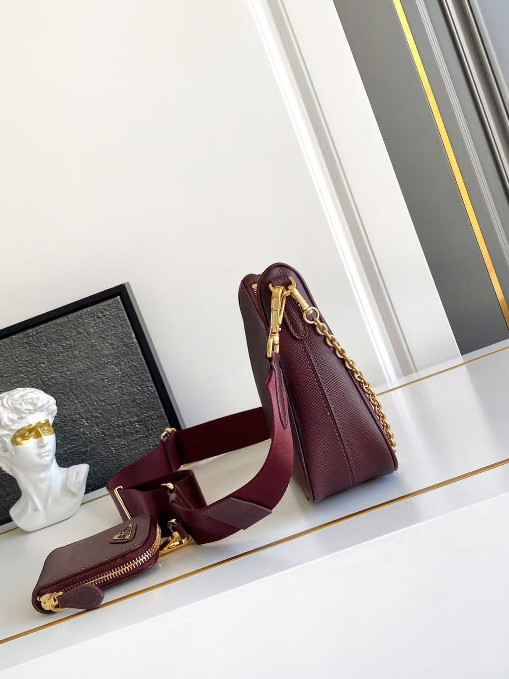 Saffiano Leather Re-Edition Shoulder Bag